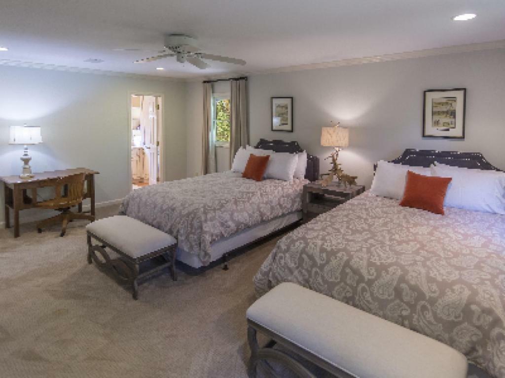 Cateechee Hartwell Room photo